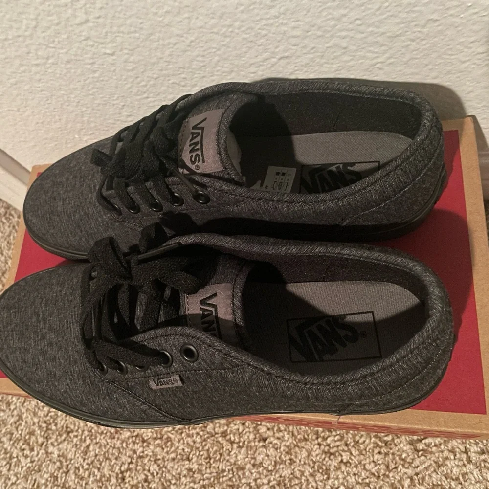 Vans - Picture 2 of 5